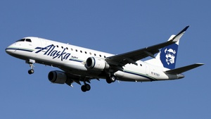 Photo of N174SY - Embraer ERJ-175LR operated by Alaska Airlines (opb Skywest Airlines)