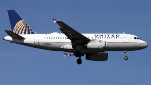 Photo of N802UA - Airbus A319-131 operated by United Airlines