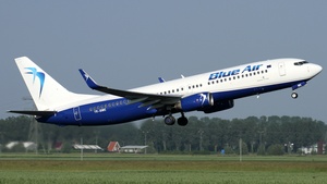 Photo of YR-BME - Boeing 737-86N operated by Blue Air