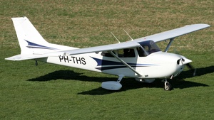 Photo of PH-THS - Cessna 172N Skyhawk II operated by Private