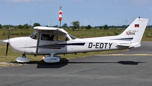 Photo of D-EDTY - Cessna 172S Skyhawk SP operated by Motorfliegerclub Schwäbisch Hall