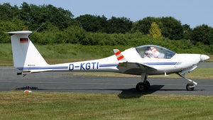 Photo of D-KGTI - Diamond HK36TTC Super Dimona operated by Sportflug Niederberg