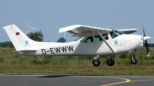 Photo of D-EWWW - Cessna 182Q Skylane operated by Fallschirmsport-Club Westerstede