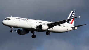 Photo of F-GTAT - Airbus A321-212 operated by Air France