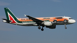 Photo of EI-DSW - Airbus A320-216 operated by Alitalia