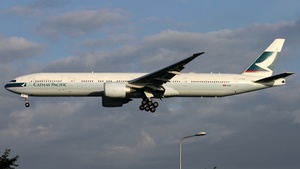 Photo of B-KQO - Boeing 777-367(ER) operated by Cathay Pacific Airways