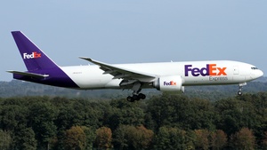 Photo of N864FD - Boeing 777-FS2 operated by FedEx