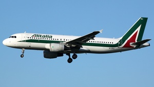 Photo of EI-DSJ - Airbus A320-216 operated by Alitalia