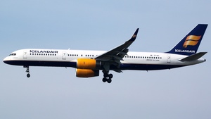 Photo with serial 25295 - Boeing 757-223