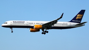 Photo of TF-ISD - Boeing 757-223 operated by Icelandair
