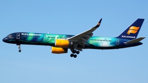 Photo of TF-FIU - Boeing 757-256 operated by Icelandair