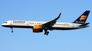 Photo of TF-FIJ - Boeing 757-208 operated by Icelandair