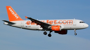 Photo of G-EZBT - Airbus A319-111 operated by easyJet