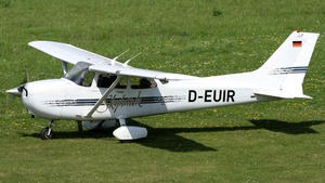 Photo of D-EUIR - Cessna 172R Skyhawk operated by Luftsportverein Bad Neuenahr-Ahrweiler