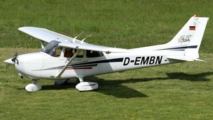 Photo of D-EMBN - Cessna 172S Skyhawk SP operated by DFS Fliegerclub