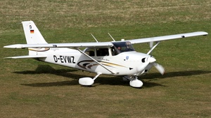 Photo of D-EVWZ - Cessna 172S Skyhawk SP operated by Fliegergruppe Leutkirch