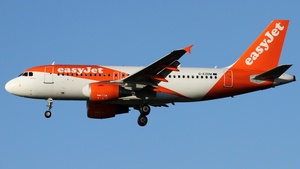 Photo of G-EZDM - Airbus A319-111 operated by easyJet