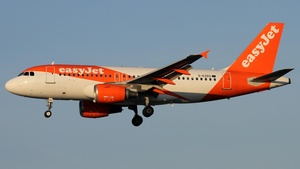 Photo of G-EZDS - Airbus A319-111 operated by easyJet