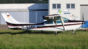 Photo of D-EDDL - Cessna R182 Skylane RG II operated by Private