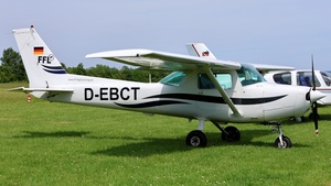 Photo of D-EBCT - Cessna 152 operated by FFL Flugschule