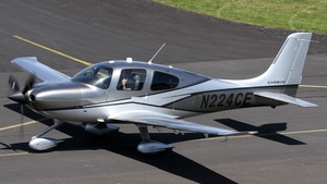 Photo of N224CE - Cirrus SR22 G5 GTS operated by Private