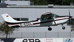 Photo of D-EDDL - Cessna R182 Skylane RG II operated by Private