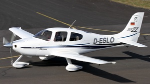 Photo of D-ESLO - Cirrus SR22 G1 operated by Private