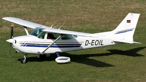 Photo of D-EOIL - Cessna 172P Skyhawk operated by Die Pilotenschule Hildesheim