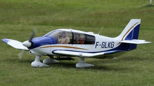 Photo of F-GLKG - Robin DR400/180 Régent operated by Aéro-Club Les Alcyons d'Issy-Les-Moulineaux