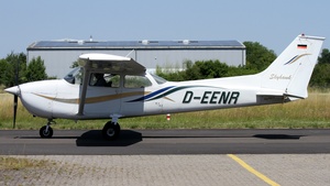 Photo of D-EENR - Reims-Cessna F172M Skyhawk operated by FVL Frankfurter Verein für Luftfahrt
