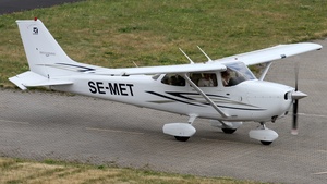 Photo of SE-MET - Cessna 172S Skyhawk SP operated by Private