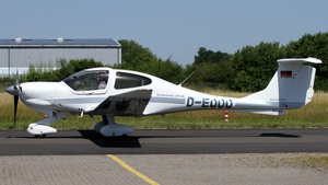 Photo of D-EQQQ - Diamond DA40 Diamond Star TDI operated by Private