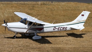 Photo of D-ECRS - Cessna 182S Skylane operated by Private