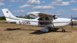 Photo of D-ECRS - Cessna 182S Skylane operated by Private