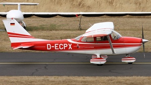 Photo of D-ECPX - Reims-Cessna F172L Skyhawk operated by Private