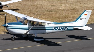 Photo of D-ECZV - Reims-Cessna F172M Skyhawk operated by FFL Flugschule