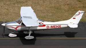 Photo of D-MEHX - AirLony Skylane operated by Private