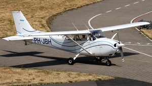Photo of PH-JBH - Reims-Cessna F172M Skyhawk II operated by Private