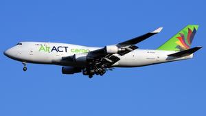 Boeing 747-481(BDSF)