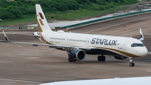 Photo of B-58211 - Airbus A321-252NX operated by Starlux