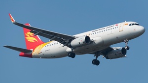 Photo of B-1622 - Airbus A320-232 operated by Capital Airlines