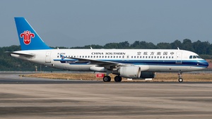 Photo of B-6281 - Airbus A320-214 operated by China Southern Airlines