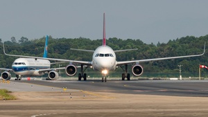 Photo of B-1001 - Airbus A321-231 operated by Juneyao Air