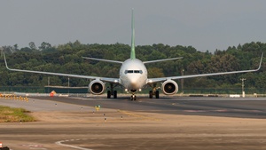 Photo of B-220Y - Boeing 737-86N operated by 9Air