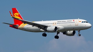 Photo of B-1603 - Airbus A320-214 operated by Capital Airlines