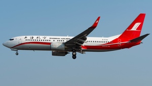 Photo of B-5722 - Boeing 737-89P operated by Shanghai Airlines