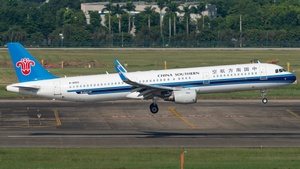 Photo of B-8993 - Airbus A321-211 operated by China Southern Airlines