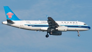 Photo of B-6826 - Airbus A320-232 operated by China Southern Airlines