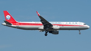 Photo of B-8378 - Airbus A321-211 operated by Sichuan Airlines