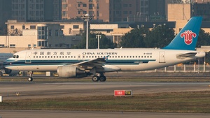 Photo of B-6682 - Airbus A320-214 operated by China Southern Airlines